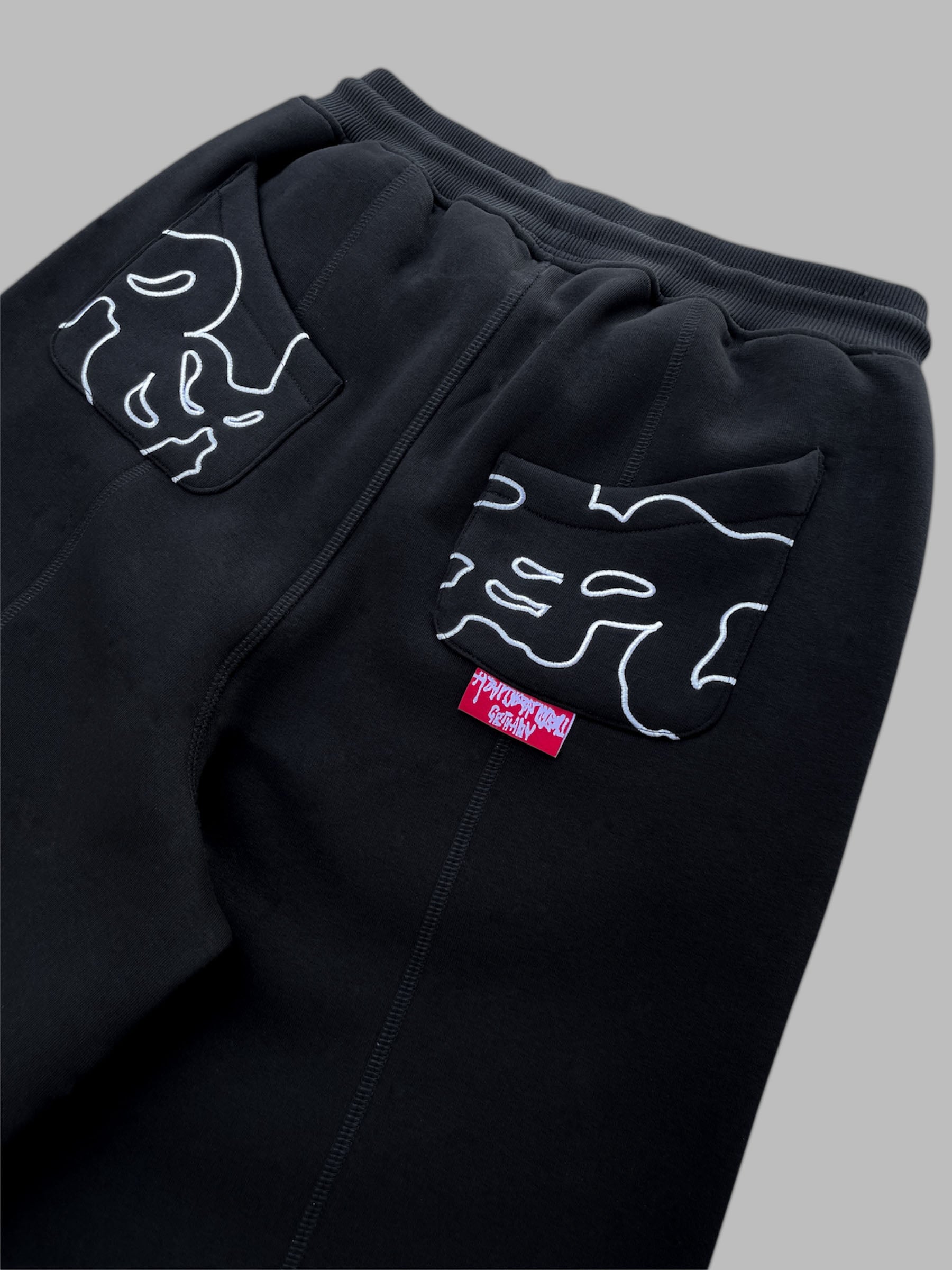 BIG DRIPPA© SWEATS [BLACK ON BLACK]